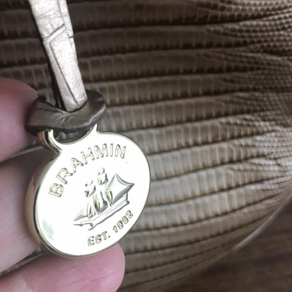 *NWOT* Brahmin shoulder bag Amy Latte Buena Vista 🤩 GREAT MOTHER’S DAY GIFT 🤩 - Picture 5 of 16